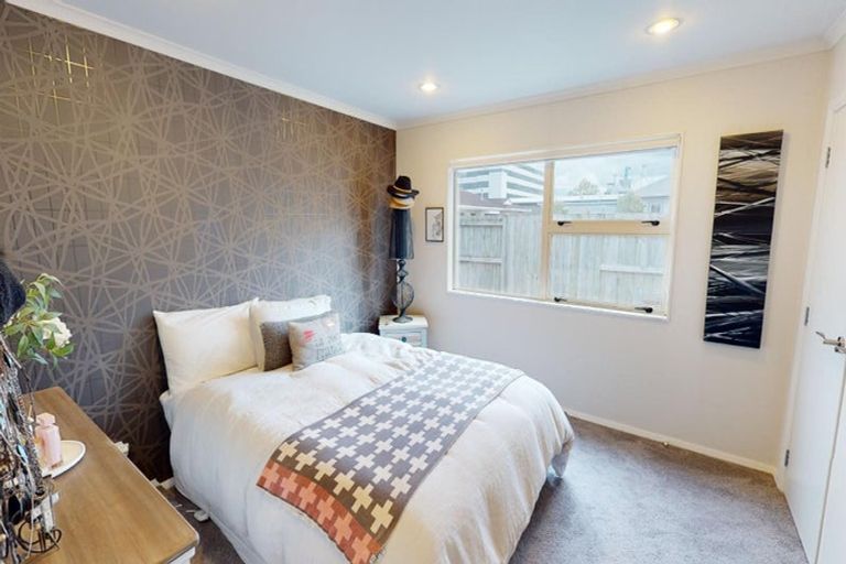 Photo of property in 12a Oxford Street, Hokowhitu, Palmerston North, 4410