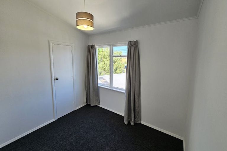 Photo of property in 10 Cook Street, Marfell, New Plymouth, 4310