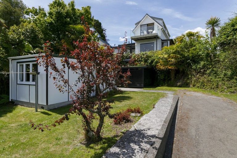 Photo of property in 2/202 Lake Terrace, Waipahihi, Taupo, 3330