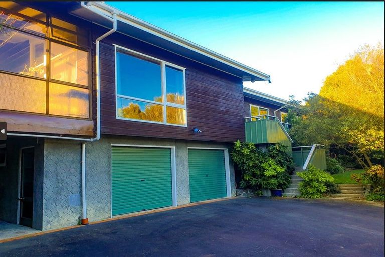 Photo of property in 6 Spicer Place, Tawa, Wellington, 5028