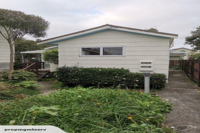 Photo of property in 28 Glynnbrooke Street, Te Atatu South, Auckland, 0610