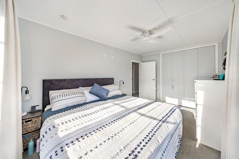 Photo of property in 27 Sladden Street, Naenae, Lower Hutt, 5011