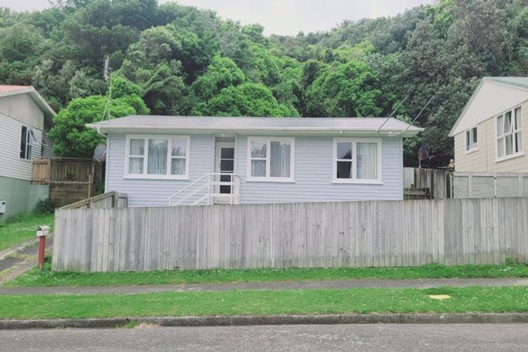 Photo of property in 44 Cardiff Crescent, Cannons Creek, Porirua, 5024