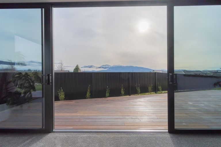 Photo of property in 6 Ralph Moir Drive, Te Anau, 9679