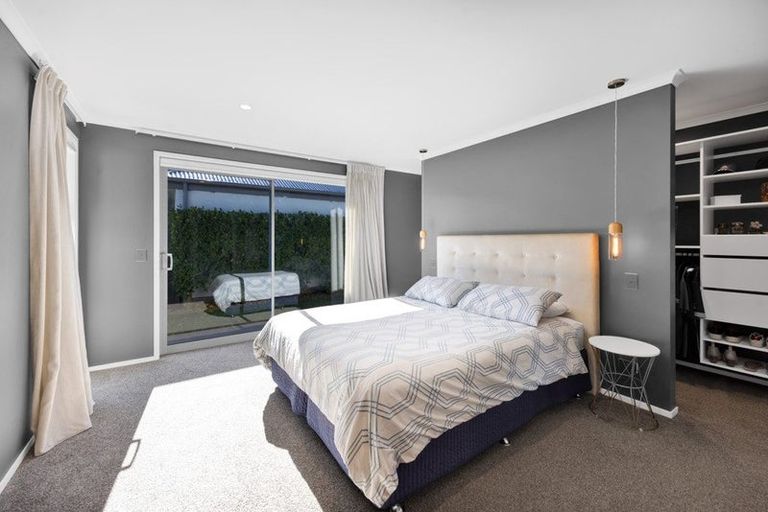 Photo of property in 52 Links Drive, Waiwhakaiho, New Plymouth, 4312