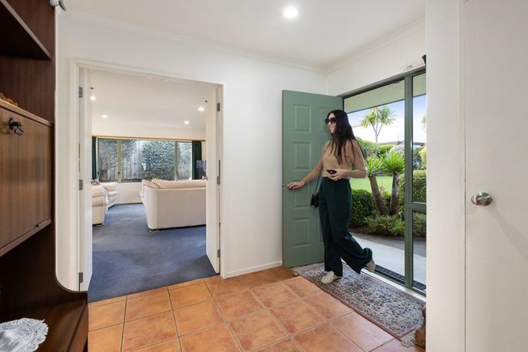 Photo of property in 122 Charles Prevost Drive, The Gardens, Auckland, 2105