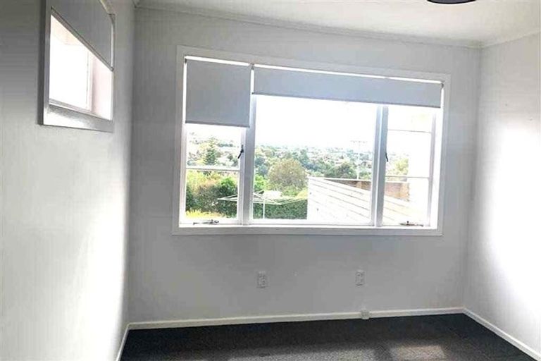 Photo of property in 76 Pupuke Road, Hillcrest, Auckland, 0627