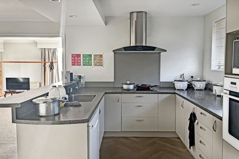 Photo of property in 48 Kent Lodge Avenue, Avonhead, Christchurch, 8042