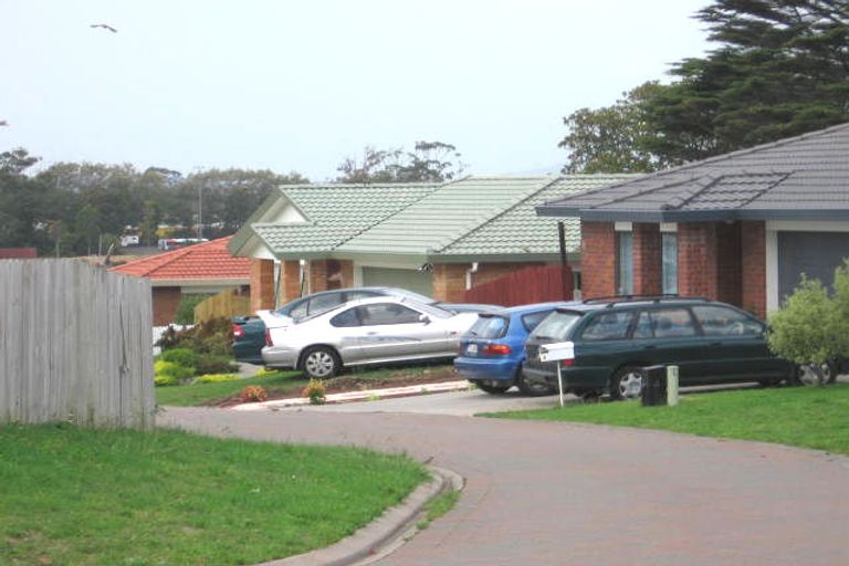 Photo of property in 28 Greenberry Drive, Ranui, Auckland, 0612