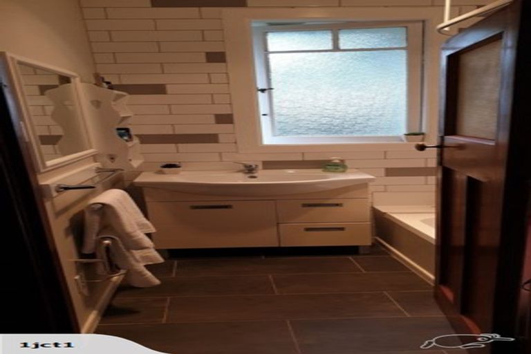 Photo of property in 510 Grove Road, Mayfair, Hastings, 4122