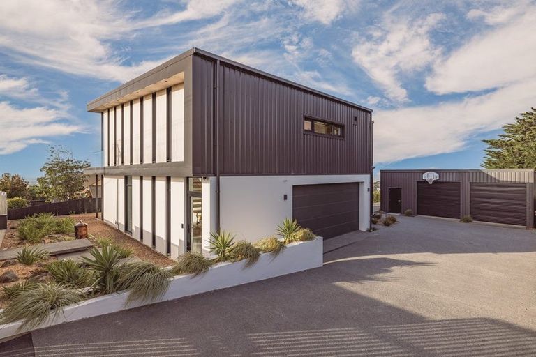 Photo of property in 83 Major Hornbrook Road, Mount Pleasant, Christchurch, 8081