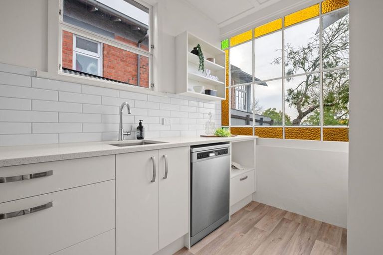 Photo of property in 8 Pembroke Lane, Hamilton Lake, Hamilton, 3204