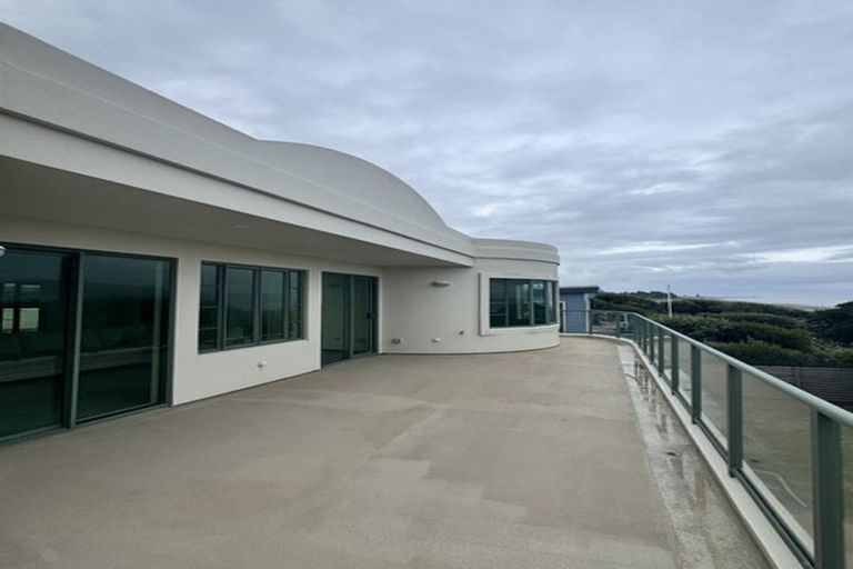 Photo of property in 69 Field Way, Waikanae Beach, Waikanae, 5036