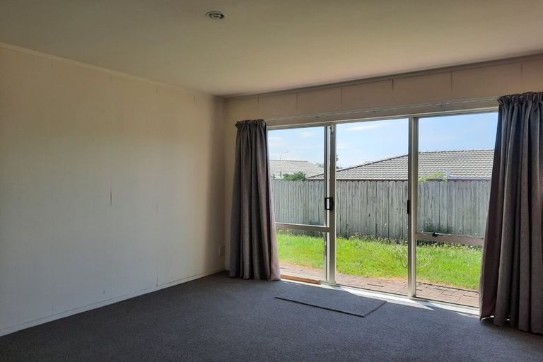 Photo of property in 9 Shenton Place, Burswood, Auckland, 2013