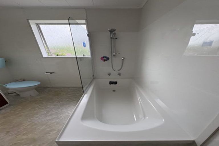 Photo of property in 2/122 William Street, Petone, Lower Hutt, 5012