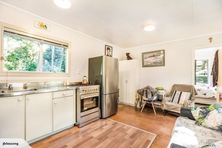 Photo of property in 7 Taraire Street, Ostend, Waiheke Island, 1081