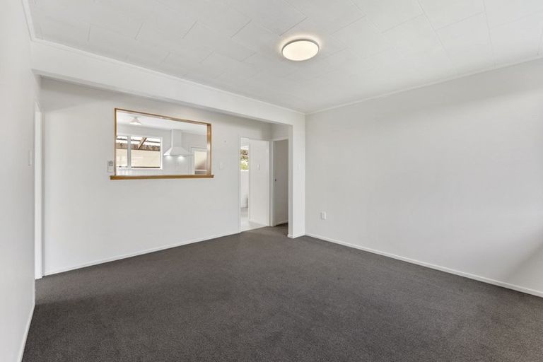 Photo of property in 30 Shanly Street, Brown Owl, Upper Hutt, 5018