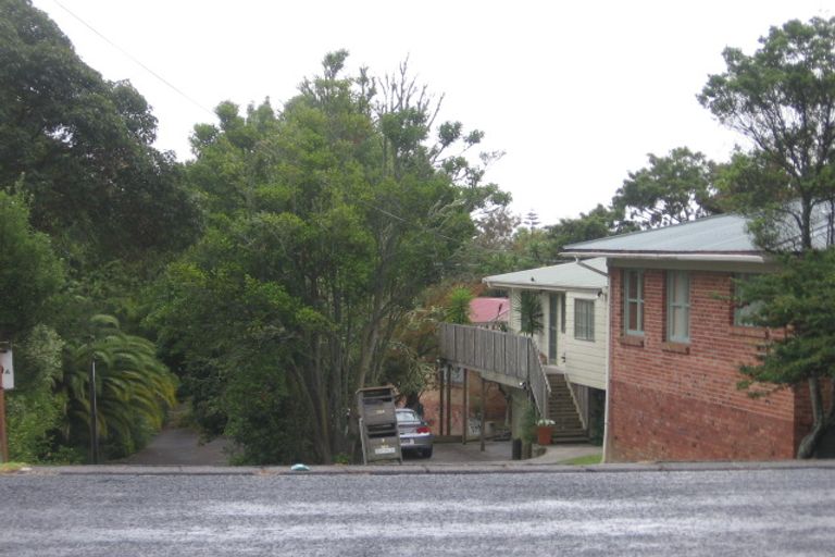 Photo of property in 1/92 Coronation Road, Hillcrest, Auckland, 0627