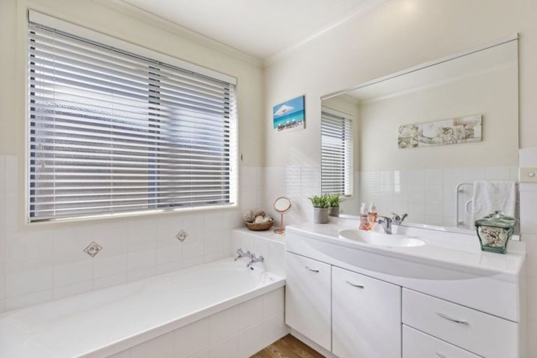 Photo of property in 9 Parkwood Place, Papamoa Beach, Papamoa, 3118