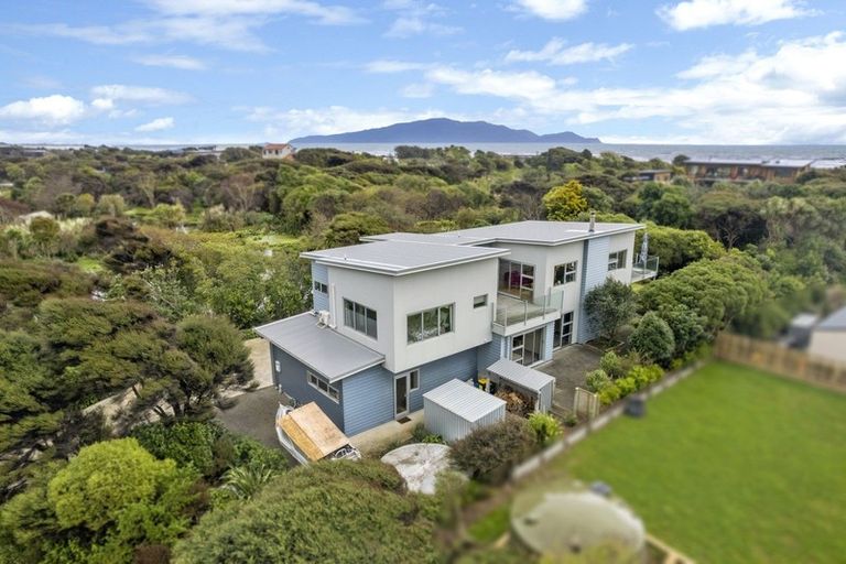 Photo of property in 56 Paetawa Road, Peka Peka, Waikanae, 5391