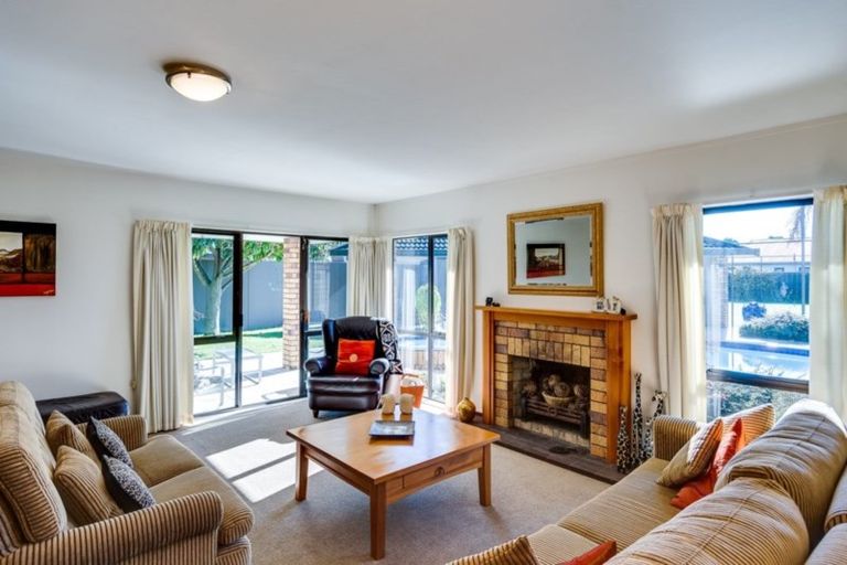 Photo of property in 77 Auckland Road, Greenmeadows, Napier, 4112