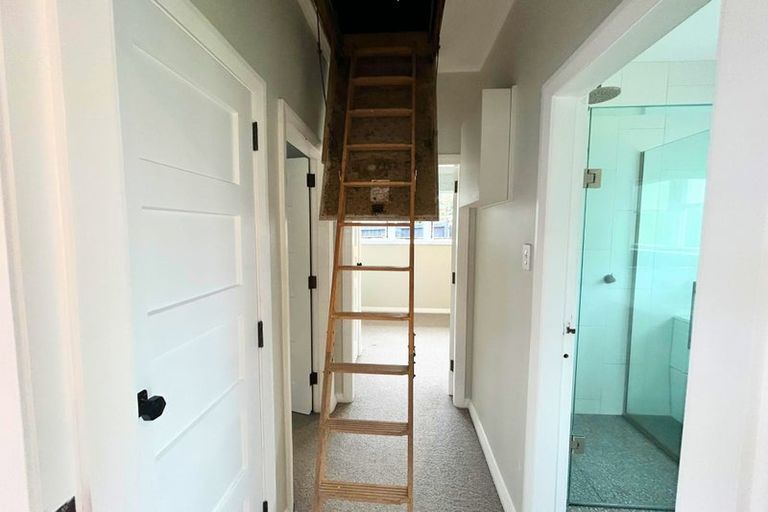 Photo of property in 85 Namata Road, One Tree Hill, Auckland, 1061