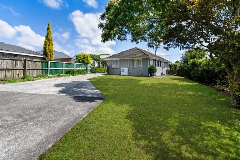 Photo of property in 15 Stackhouse Avenue, Bishopdale, Christchurch, 8053