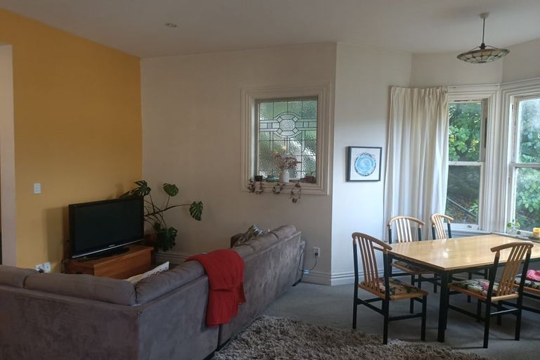 Photo of property in 56 Kelburn Parade, Kelburn, Wellington, 6012