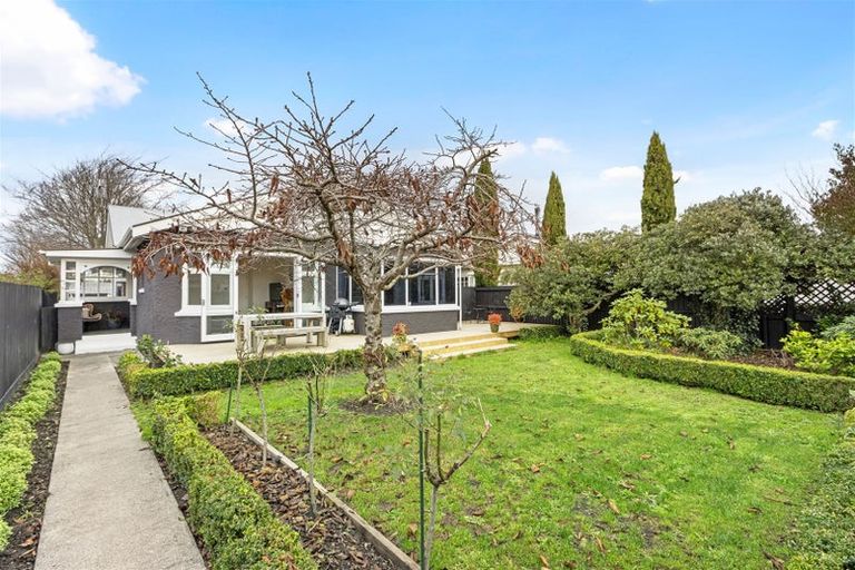 Photo of property in 30 Blighs Road, Strowan, Christchurch, 8052