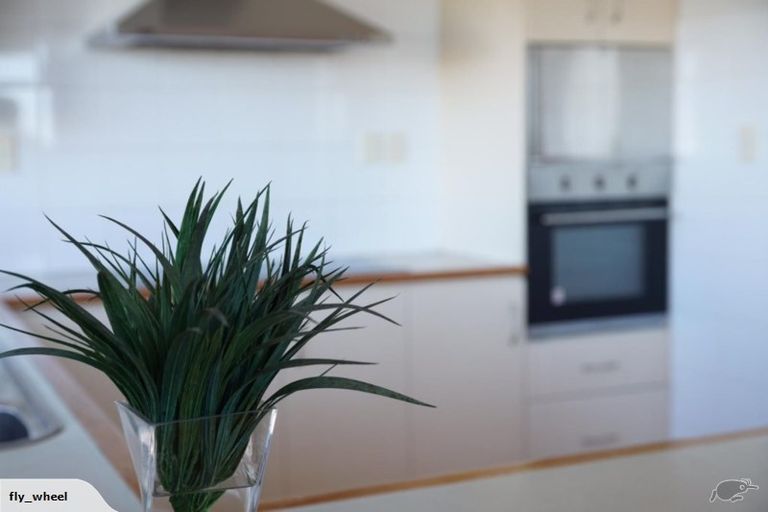 Photo of property in 109 Sylvan Avenue, Northcote, Auckland, 0627