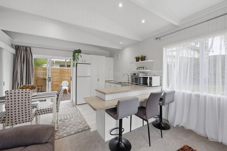 Photo of property in 100 Torkar Road, Clarks Beach, 2122