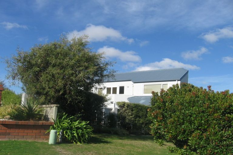 Photo of property in 19 Molyneux Close, Whitby, Porirua, 5024