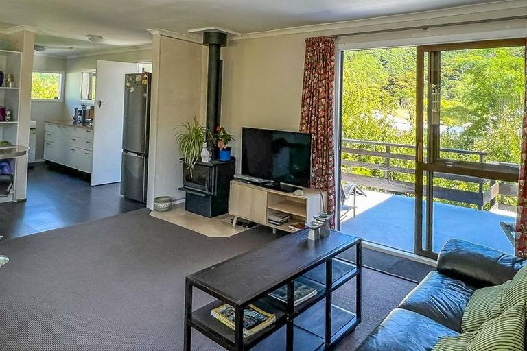 Photo of property in 143a Waikawa Road, Picton, 7220