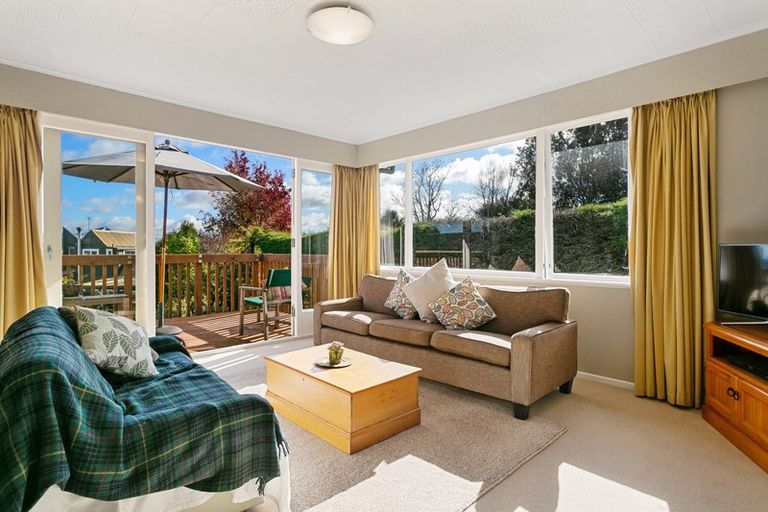 Photo of property in 17 Kereru Street, Two Mile Bay, Taupo, 3330