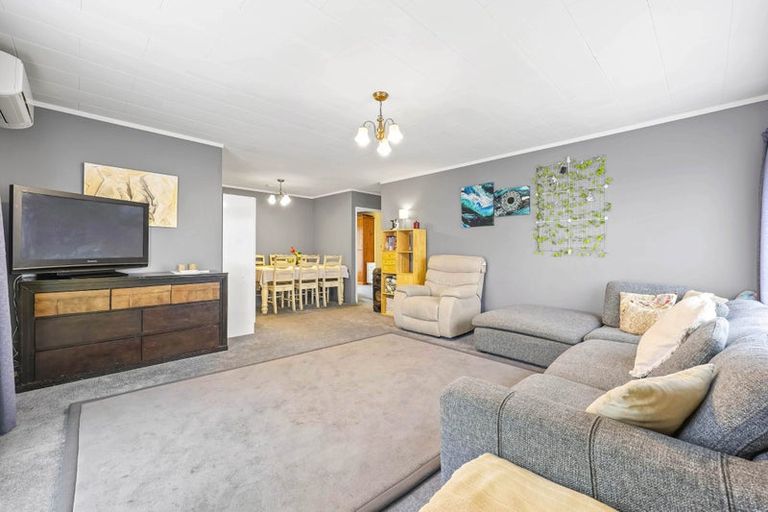 Photo of property in 2/39 Blacklock Avenue, Henderson, Auckland, 0612