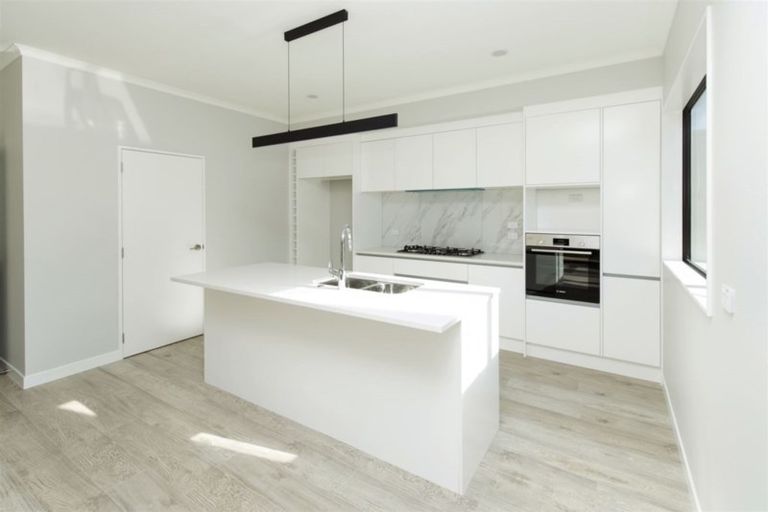 Photo of property in 104 Godfrey Drive, Orewa, 0931