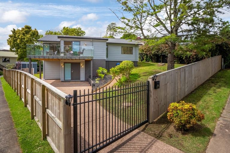 Photo of property in 10 Eagleson Street, Northcross, Auckland, 0632