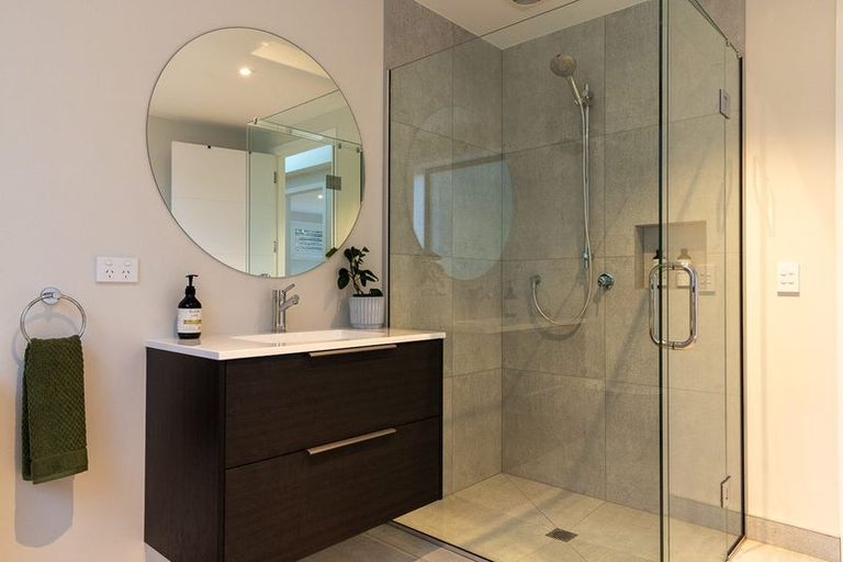 Photo of property in 18 Lookout Drive, Mount Creighton, Queenstown, 9371