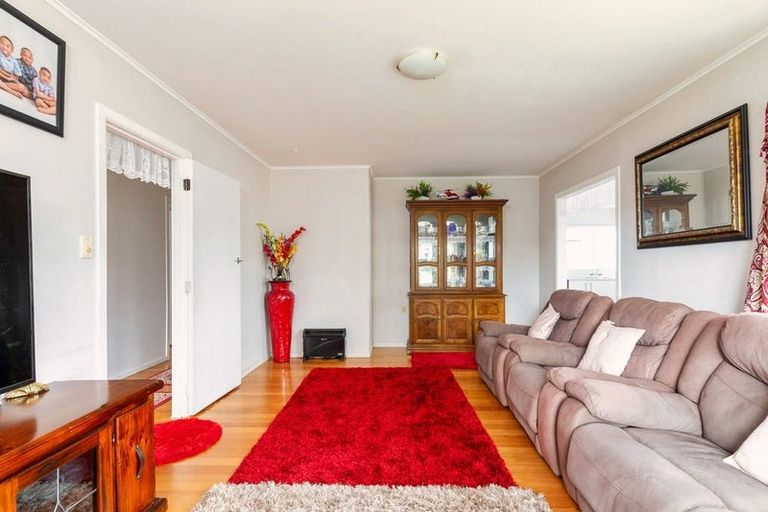 Photo of property in 13 Minton Place, Manurewa, Auckland, 2102