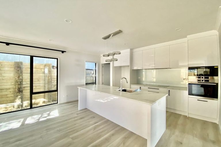 Photo of property in 29c Sydney Street, Hauraki, Auckland, 0622