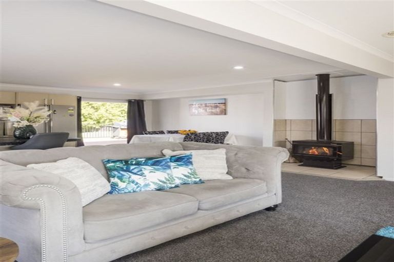 Photo of property in 14 Lewis Place, Highbury, Palmerston North, 4412