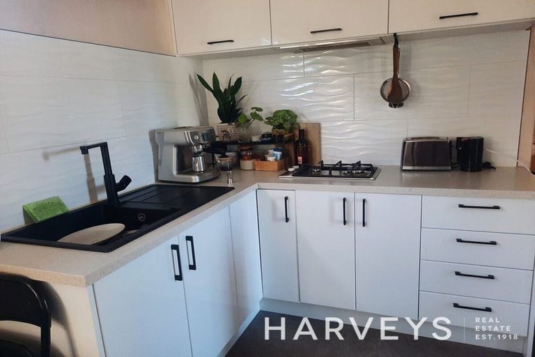 Photo of property in 5a Farwood Drive, Henderson, Auckland, 0612