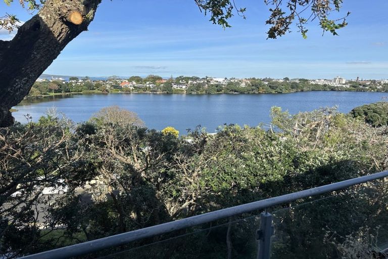 Photo of property in 30 Sylvan Park Avenue, Milford, Auckland, 0620