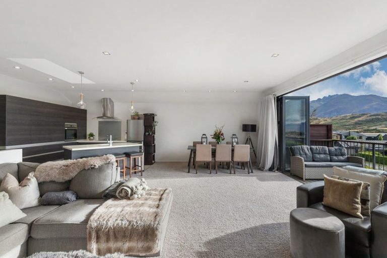 Photo of property in 31 Rannoch Drive, Jacks Point, Queenstown, 9371
