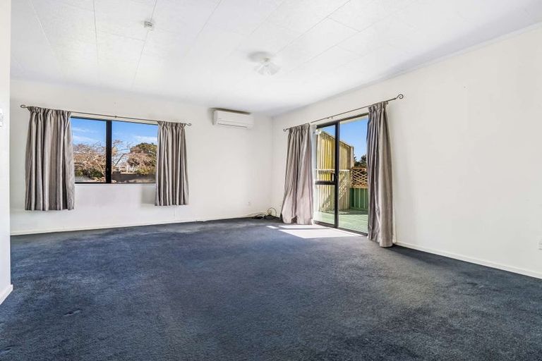 Photo of property in 2 Walton Place, Ngatea, 3503