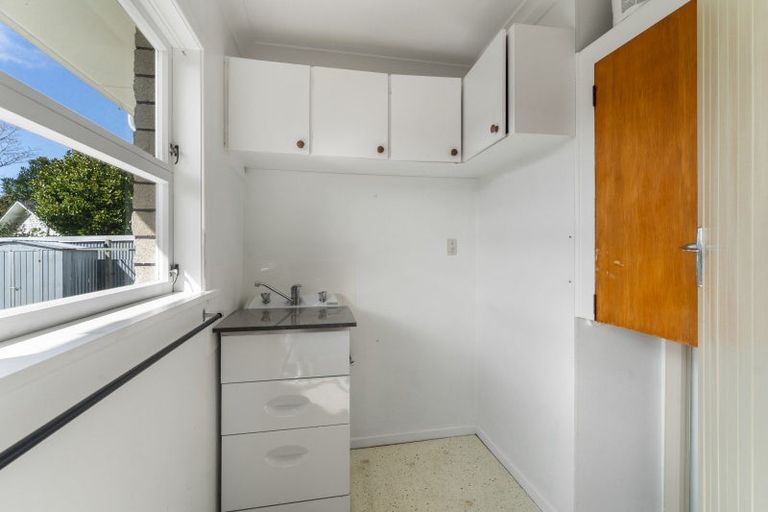 Photo of property in 55 Karaka Crescent, Levin, 5510