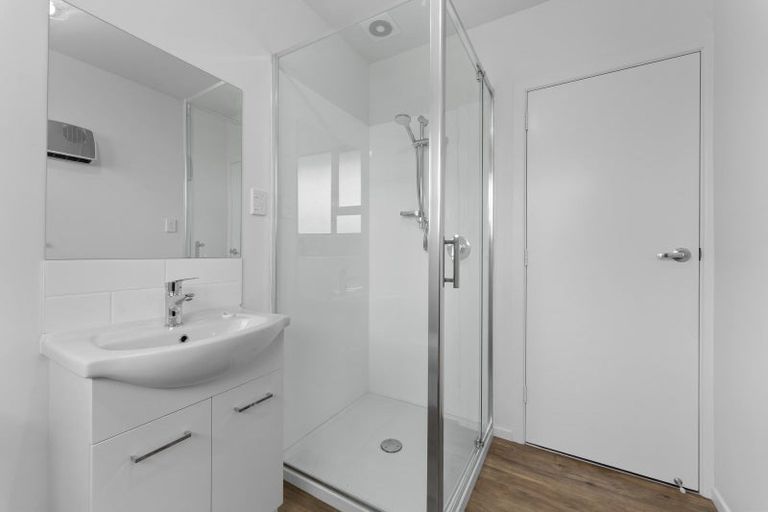 Photo of property in 2/2 Tuckers Road, Redwood, Christchurch, 8051