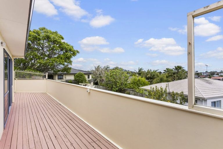 Photo of property in 17 Charlotte Street, Stanmore Bay, Whangaparaoa, 0932