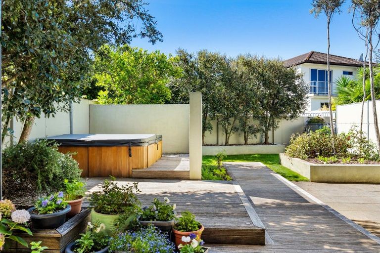 Photo of property in 15 Barry Street, Ahuriri, Napier, 4110