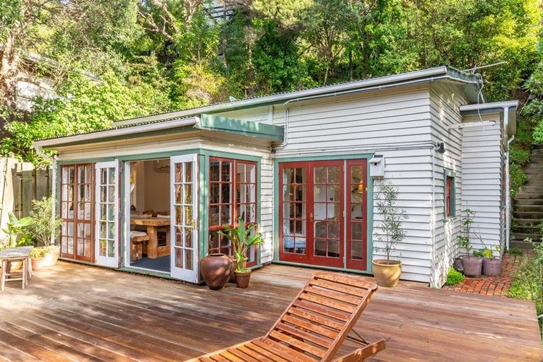 Photo of property in 44 Gordon Road, Plimmerton, Porirua, 5026
